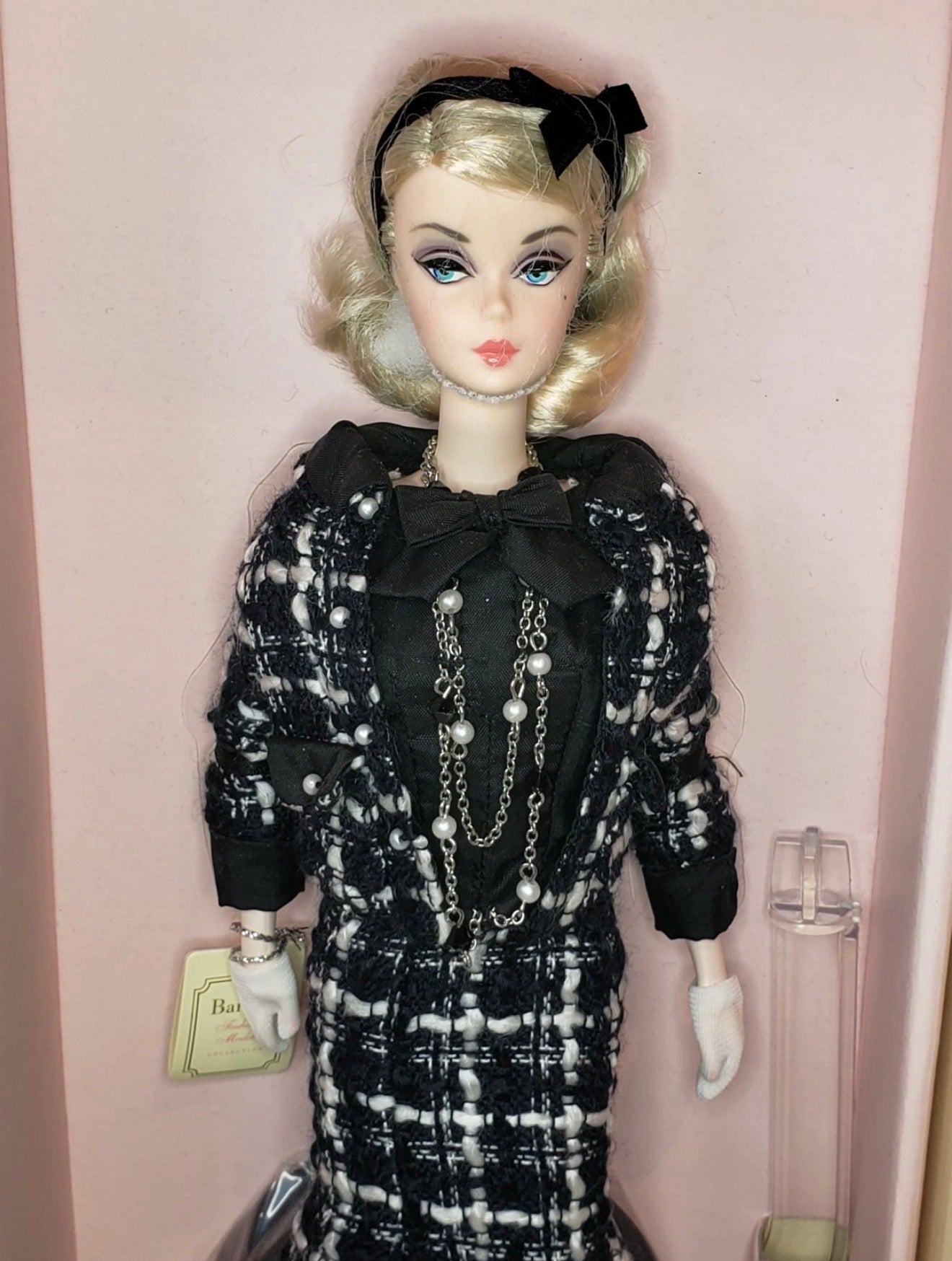 Bouclé Beauty™ Barbie® Doll (2015)