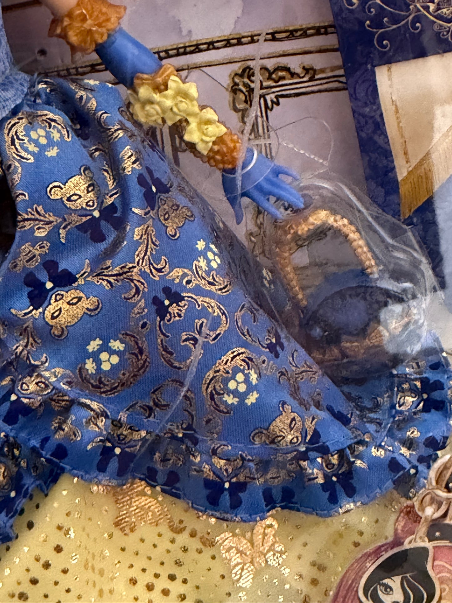 Ever After High Thronecoming-Blondie Lockes Doll (2014)