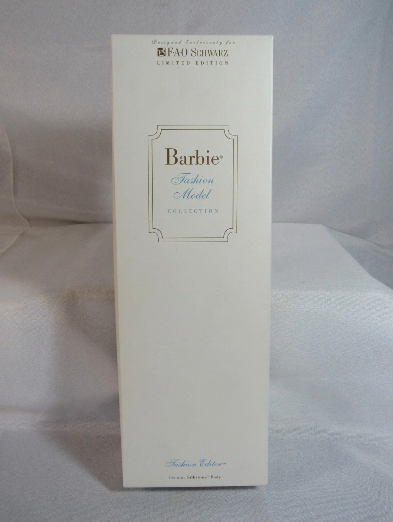 Fashion Editor™ Barbie® Doll (2000)