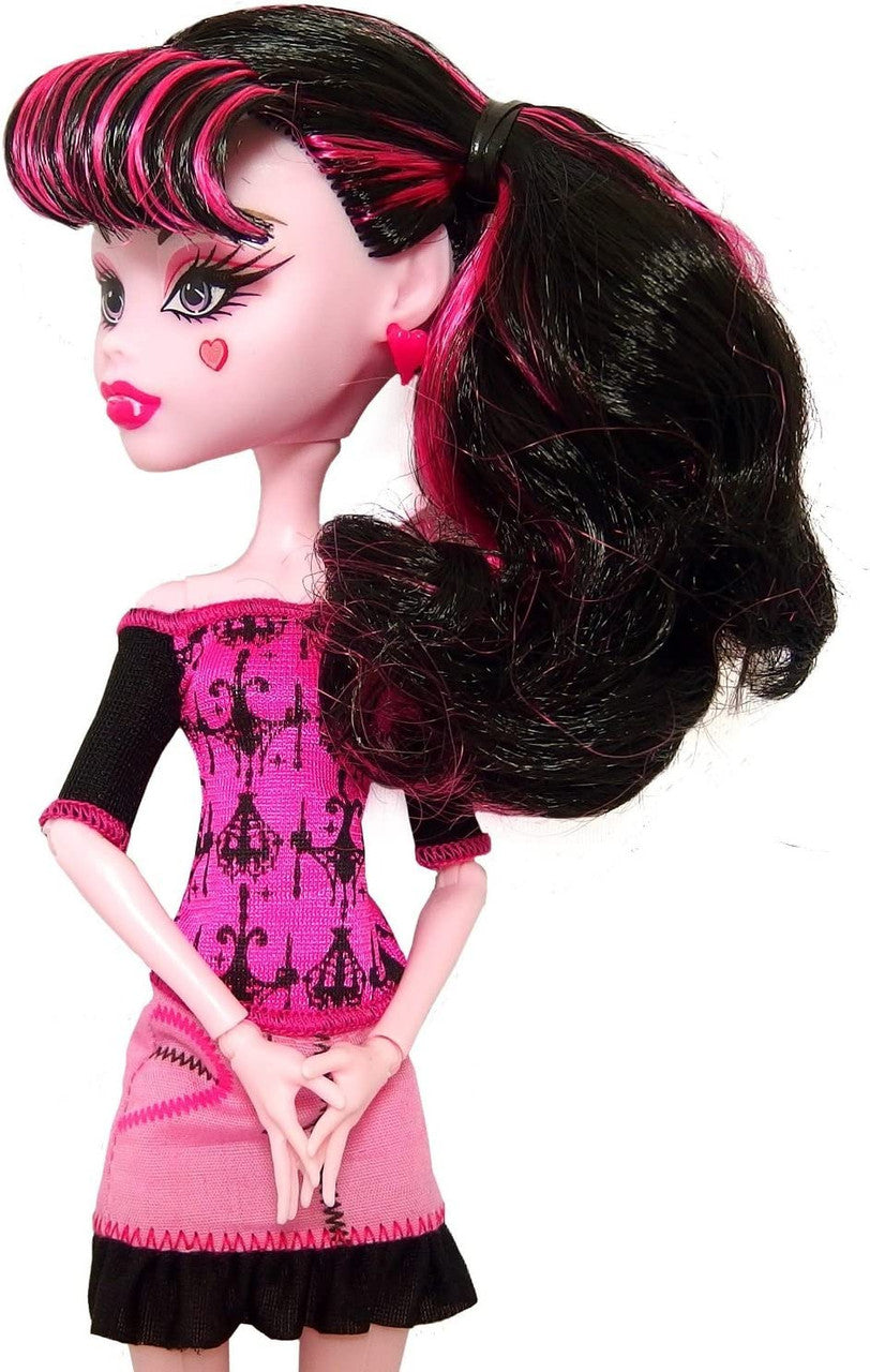 Monster High Scaris: City of Frights - Draculaura (2012)