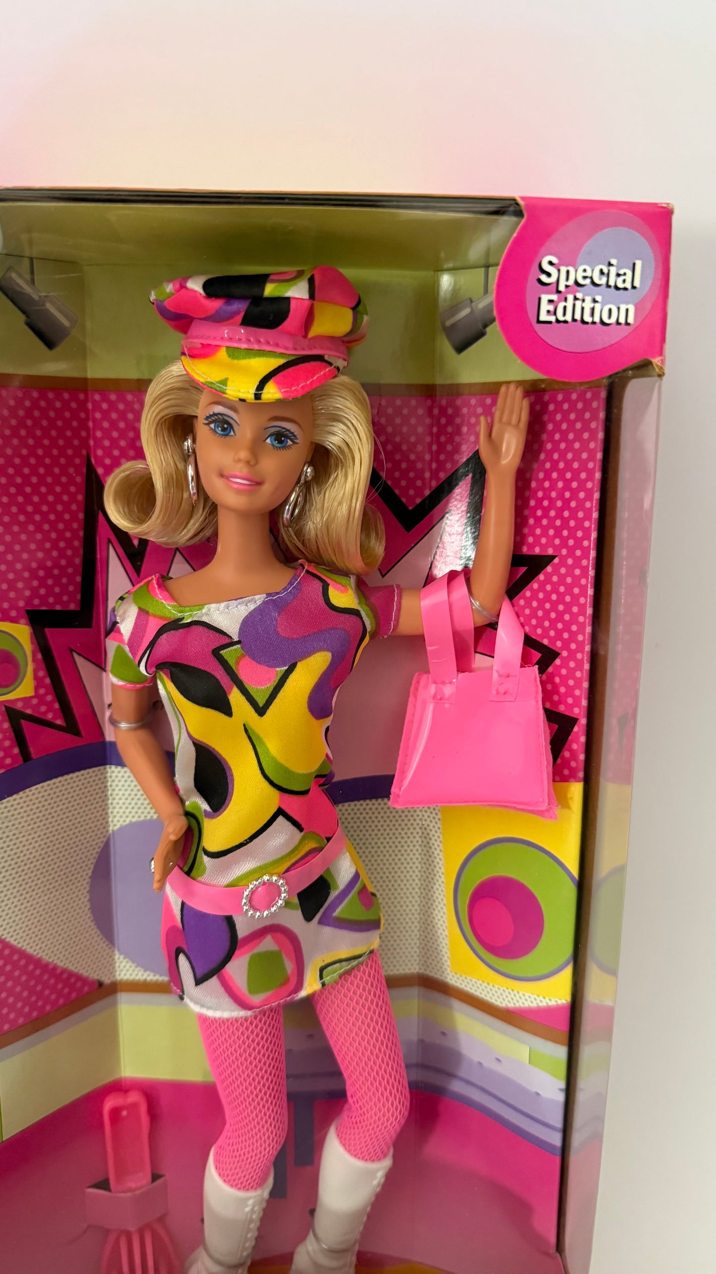 Sixties Fun Barbie Doll - Blonde (1997)