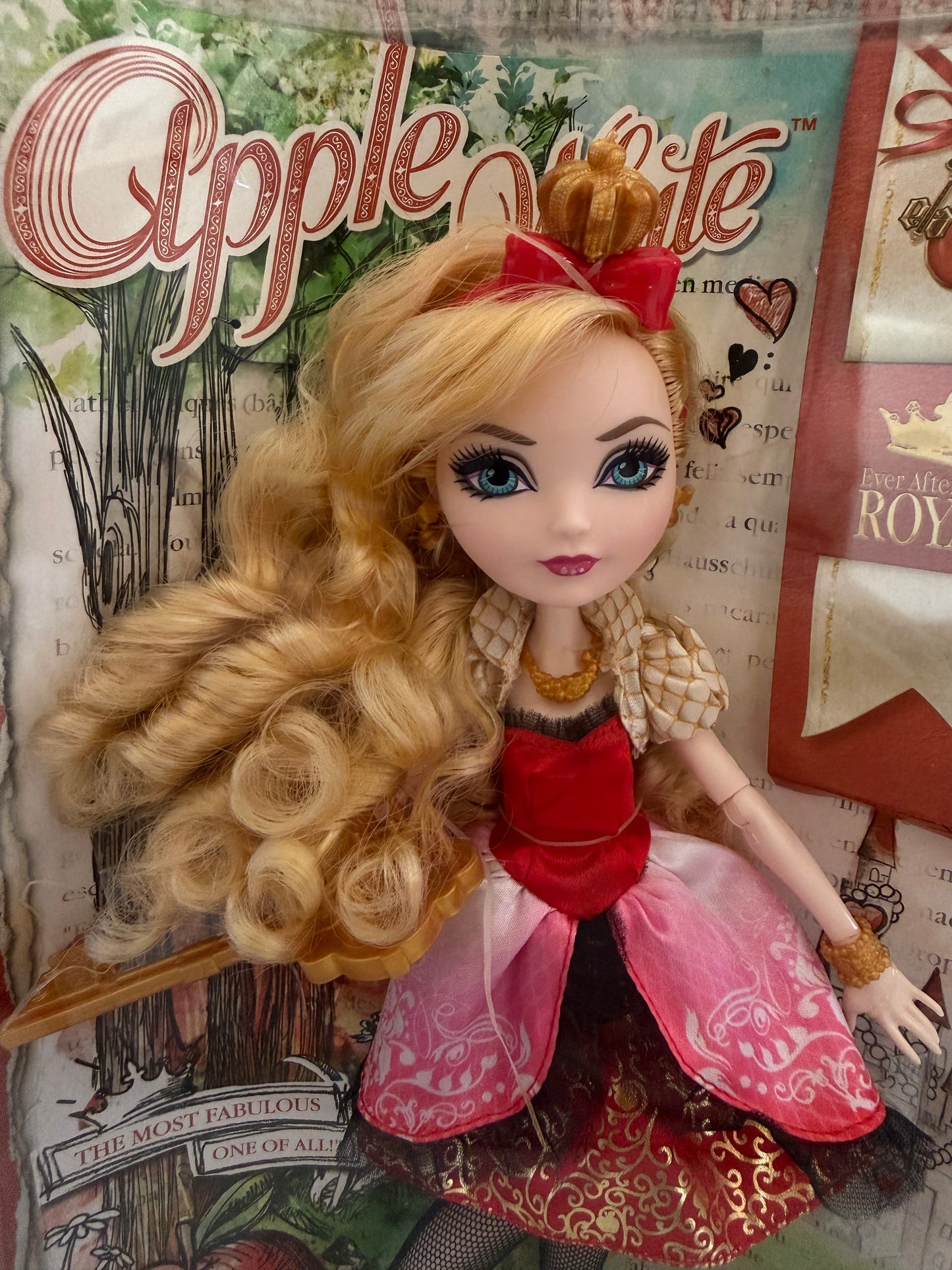 Ever After High First Chapter - Apple White (2013)