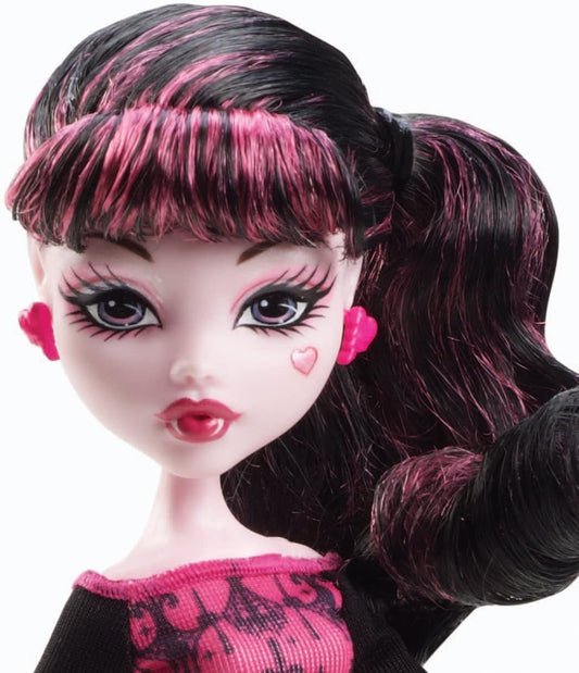 Monster High Scaris: City of Frights - Draculaura (2012)