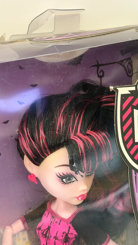 Monster High Scaris: City of Frights - Draculaura (2012)