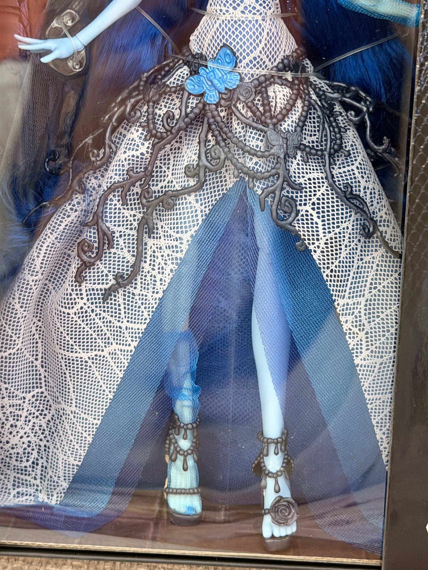 Monster High Skullector Corpse Bride Collectible Doll, Emily in Gothic Wedding Dress With Veil (2025)